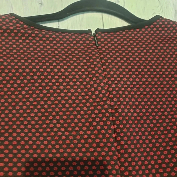 Danny & Nicole Womans Red/Black Polka Dot Fit & Flair Knit Dress Size 10 - Picture 3 of 7
